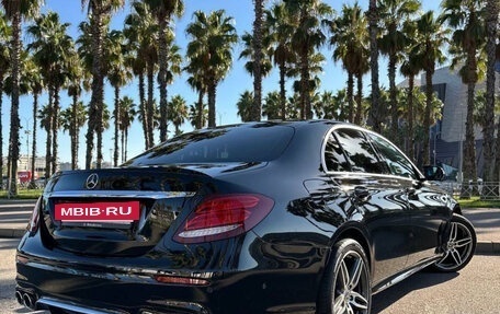 Mercedes-Benz E-Класс, 2019 год, 3 600 000 рублей, 2 фотография