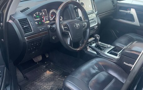 Toyota Land Cruiser 200, 2017 год, 3 900 000 рублей, 3 фотография