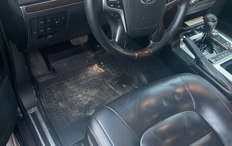 Toyota Land Cruiser 200, 2017 год, 3 900 000 рублей, 5 фотография