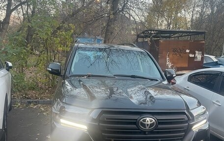 Toyota Land Cruiser 200, 2017 год, 3 900 000 рублей, 2 фотография