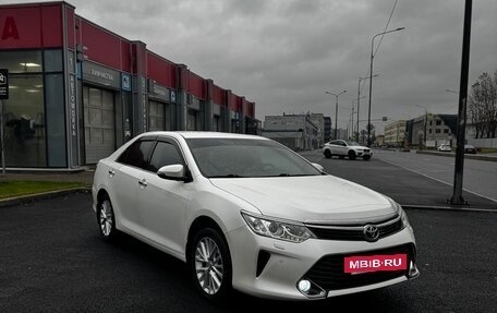 Toyota Camry, 2015 год, 2 250 000 рублей, 2 фотография