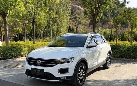Volkswagen T-Roc I, 2022 год, 1 476 000 рублей, 1 фотография