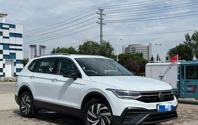 Volkswagen Tiguan II, 2025 год, 2 500 000 рублей, 1 фотография