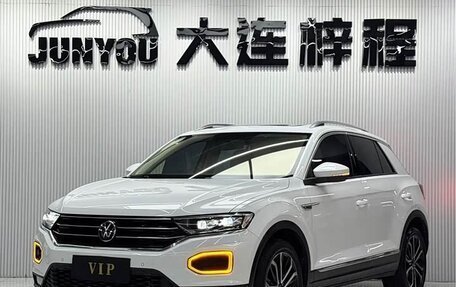 Volkswagen T-Roc I, 2022 год, 1 745 000 рублей, 1 фотография
