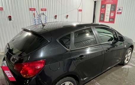 Opel Astra J, 2011 год, 570 000 рублей, 3 фотография