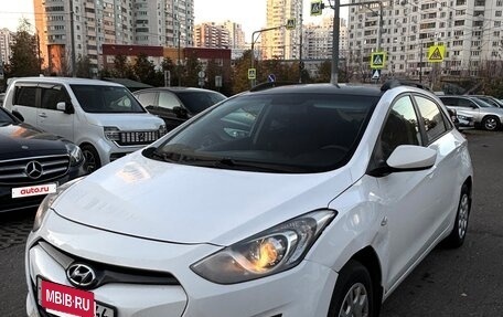 Hyundai i30 II рестайлинг, 2013 год, 670 000 рублей, 2 фотография
