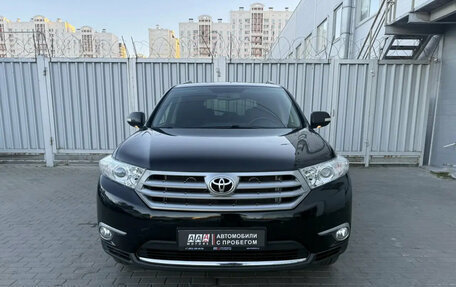 Toyota Highlander III, 2012 год, 1 669 000 рублей, 2 фотография