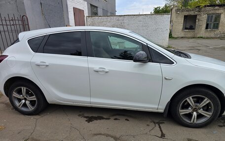 Opel Astra J, 2011 год, 630 000 рублей, 9 фотография