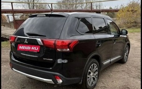 Mitsubishi Outlander III рестайлинг 3, 2016 год, 1 450 000 рублей, 5 фотография