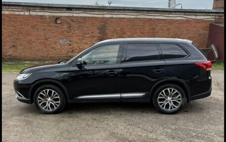 Mitsubishi Outlander III рестайлинг 3, 2016 год, 1 450 000 рублей, 6 фотография