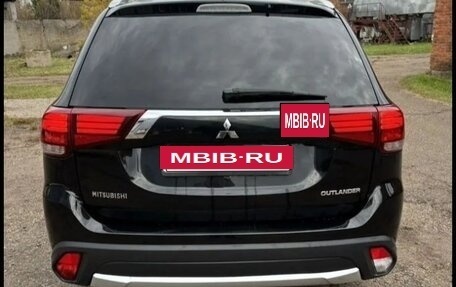 Mitsubishi Outlander III рестайлинг 3, 2016 год, 1 450 000 рублей, 7 фотография