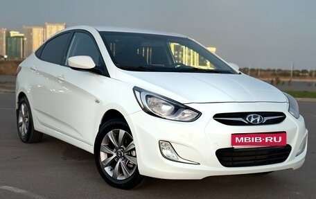 Hyundai Solaris II рестайлинг, 2011 год, 899 999 рублей, 1 фотография