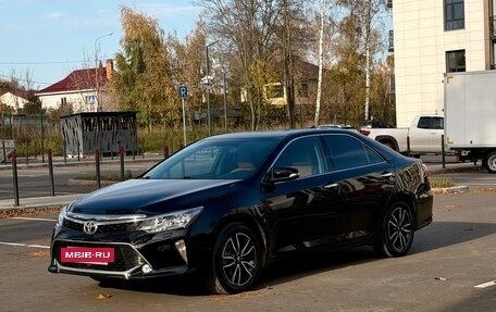 Toyota Camry, 2017 год, 2 370 000 рублей, 6 фотография