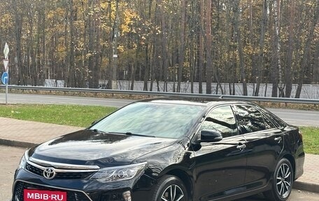 Toyota Camry, 2017 год, 2 370 000 рублей, 2 фотография