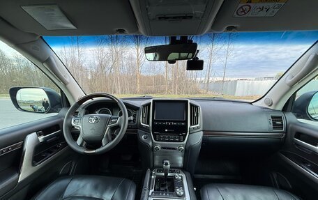 Toyota Land Cruiser 200, 2016 год, 6 000 000 рублей, 5 фотография