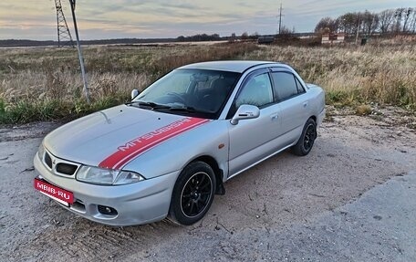 Mitsubishi Carisma I, 1998 год, 235 000 рублей, 2 фотография