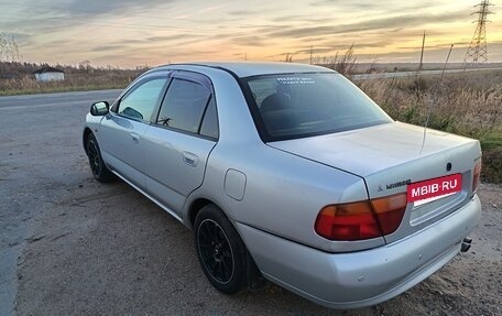 Mitsubishi Carisma I, 1998 год, 235 000 рублей, 3 фотография