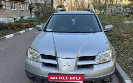 Mitsubishi Outlander III рестайлинг 3, 2004 год, 270 000 рублей, 5 фотография