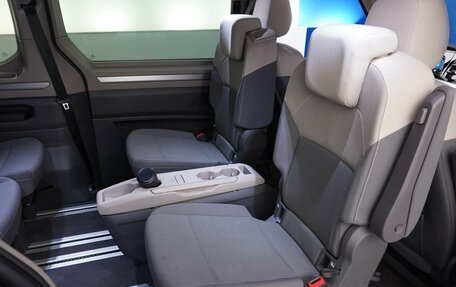 Volkswagen Multivan, 2022 год, 7 498 444 рублей, 8 фотография