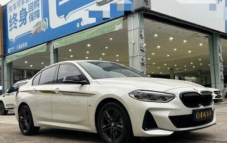 BMW 1 серия, 2023 год, 1 450 000 рублей, 3 фотография