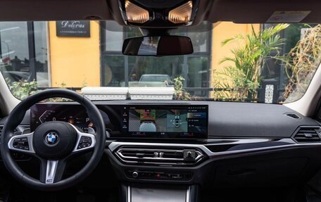 BMW 3 серия, 2023 год, 2 750 000 рублей, 15 фотография