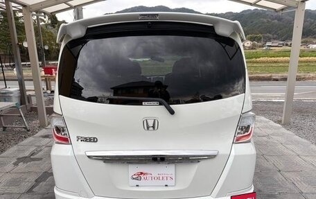 Honda Freed I, 2013 год, 830 000 рублей, 4 фотография