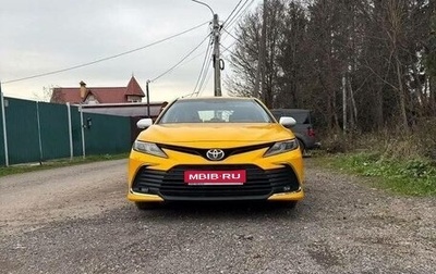 Toyota Camry, 2022 год, 1 800 000 рублей, 1 фотография