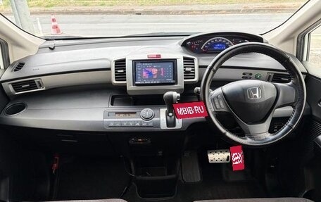 Honda Freed I, 2013 год, 830 000 рублей, 7 фотография