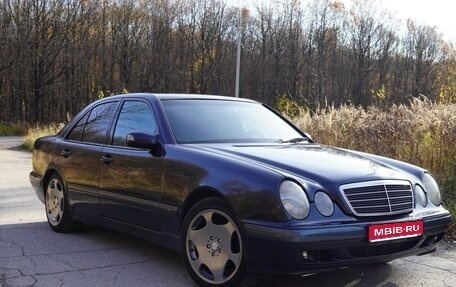 Mercedes-Benz E-Класс, 2001 год, 550 000 рублей, 1 фотография