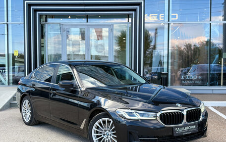 BMW 5 серия, 2021 год, 3 550 000 рублей, 3 фотография