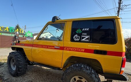 Toyota Land Cruiser 70, 1988 год, 2 100 000 рублей, 2 фотография