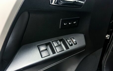 Toyota RAV4, 2018 год, 2 650 000 рублей, 10 фотография