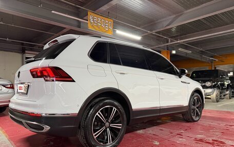 Volkswagen Tiguan II, 2023 год, 2 940 777 рублей, 2 фотография