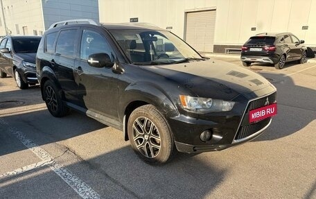 Mitsubishi Outlander III рестайлинг 3, 2010 год, 957 000 рублей, 2 фотография