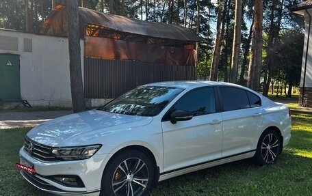 Volkswagen Passat B8 рестайлинг, 2020 год, 2 100 000 рублей, 2 фотография