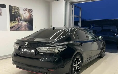 Toyota Camry, 2020 год, 2 800 000 рублей, 6 фотография