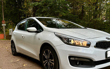 KIA cee'd III, 2016 год, 999 999 рублей, 2 фотография