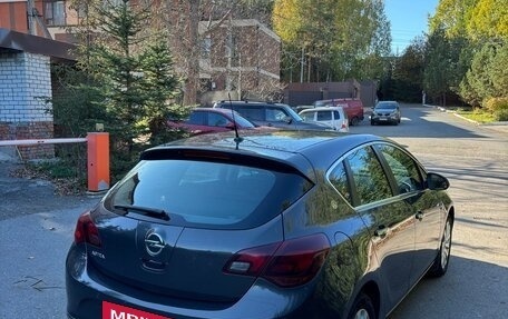 Opel Astra J, 2013 год, 755 500 рублей, 3 фотография
