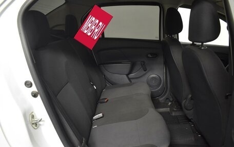 Renault Logan II, 2017 год, 699 900 рублей, 7 фотография