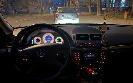 Mercedes-Benz E-Класс, 2007 год, 970 000 рублей, 4 фотография