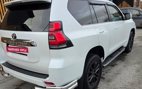 Toyota Land Cruiser Prado 150 рестайлинг, 2019 год, 4 800 000 рублей, 3 фотография