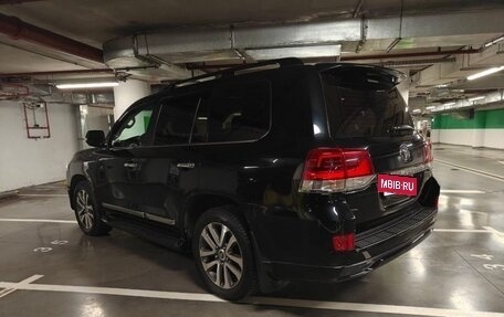 Toyota Land Cruiser 200, 2016 год, 4 900 000 рублей, 2 фотография