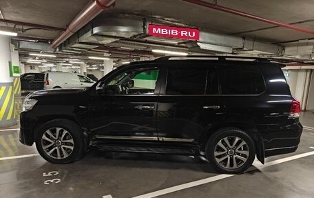 Toyota Land Cruiser 200, 2016 год, 4 900 000 рублей, 3 фотография