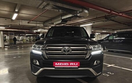 Toyota Land Cruiser 200, 2016 год, 4 900 000 рублей, 5 фотография