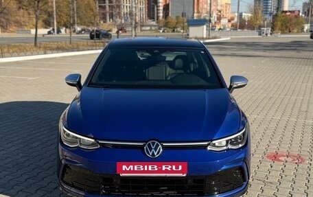 Volkswagen Golf VIII, 2022 год, 2 470 000 рублей, 3 фотография