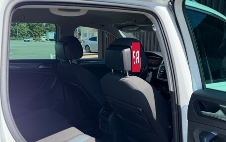 Volkswagen Tiguan II, 2019 год, 2 080 000 рублей, 8 фотография