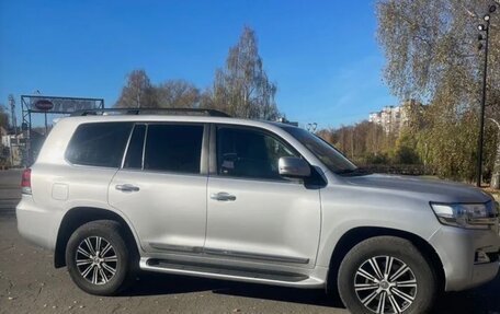 Toyota Land Cruiser 200, 2016 год, 5 490 000 рублей, 3 фотография