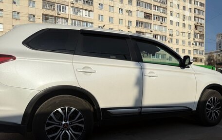 Mitsubishi Outlander III рестайлинг 3, 2017 год, 2 050 000 рублей, 4 фотография