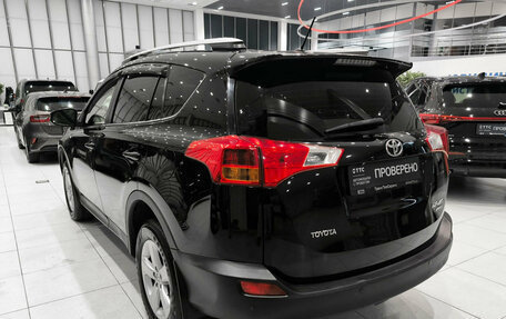 Toyota RAV4, 2013 год, 1 850 000 рублей, 11 фотография