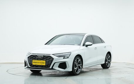 Mercedes-Benz A-Класс, 2022 год, 1 950 000 рублей, 3 фотография